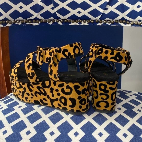 Leopard print wedge flatform platform strappy ankle strap sandal heels sz 6.5 - Picture 6 of 6